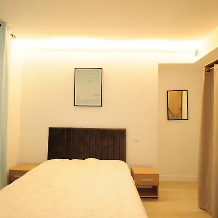 Les Volets Bleus Nizza