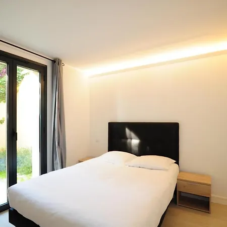 Les Volets Bleus Nizza