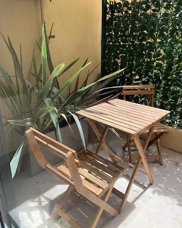 Les Volets Bleus Apartamento