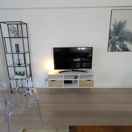 Les Volets Bleus Apartamento *